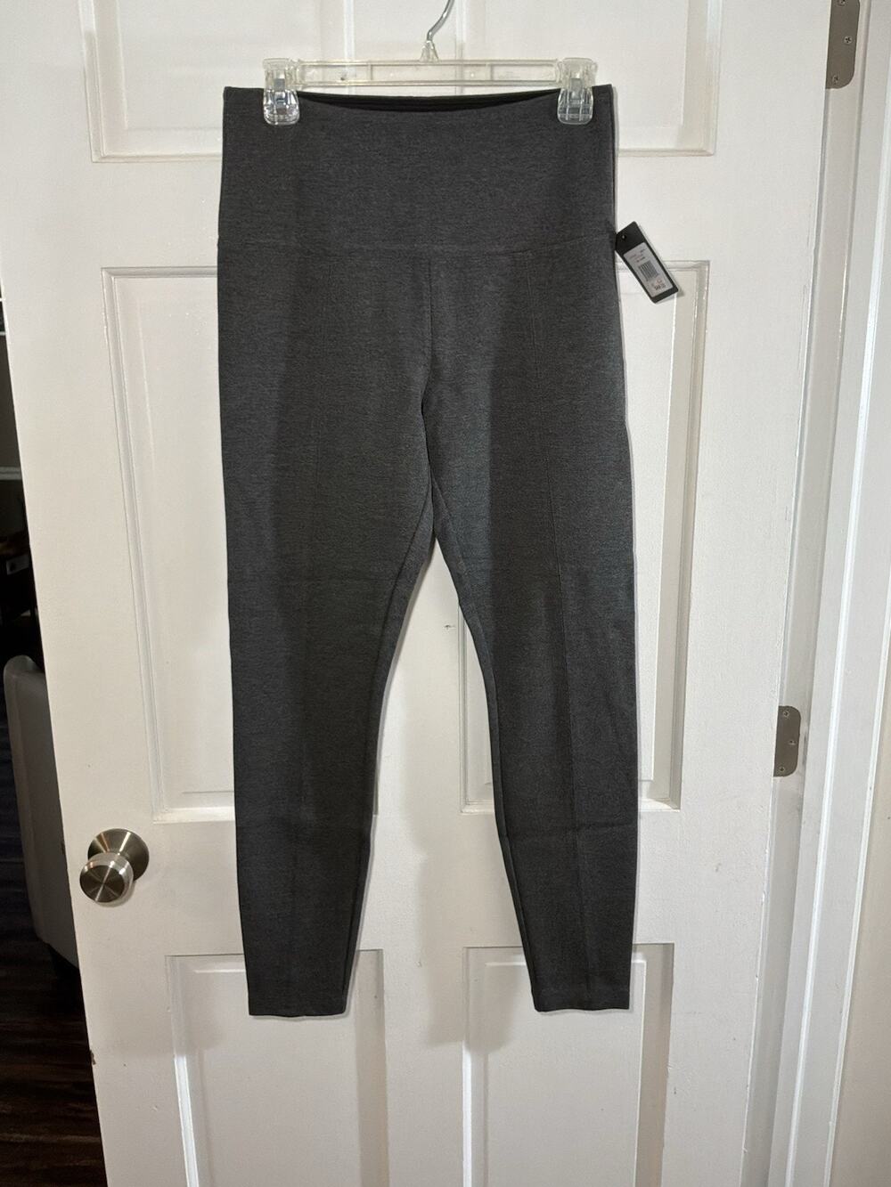 NWT Lysse New York Gray Leggings Size Medium